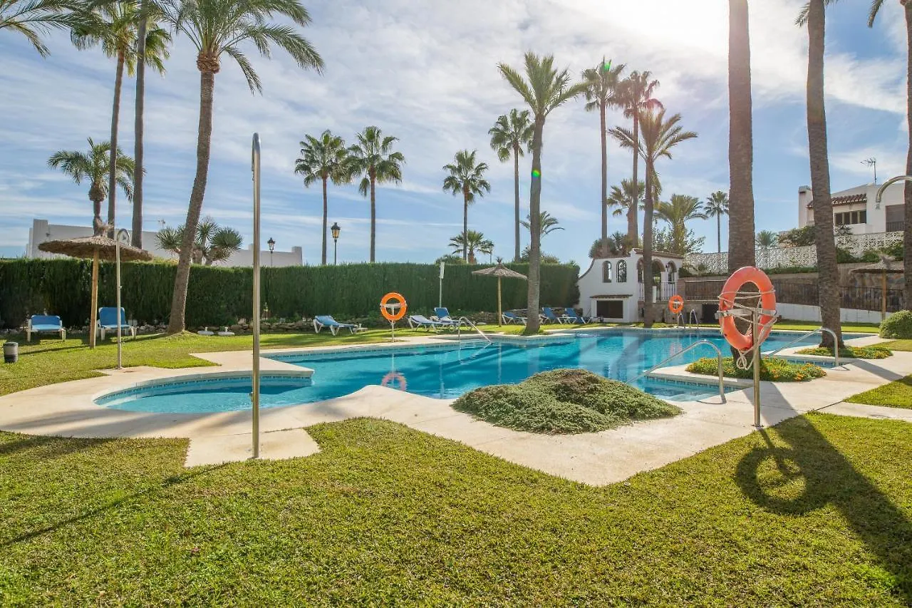 2261-Superb Apt On The Beach, On Duquesa Harbour Манилва 0*,  Испания