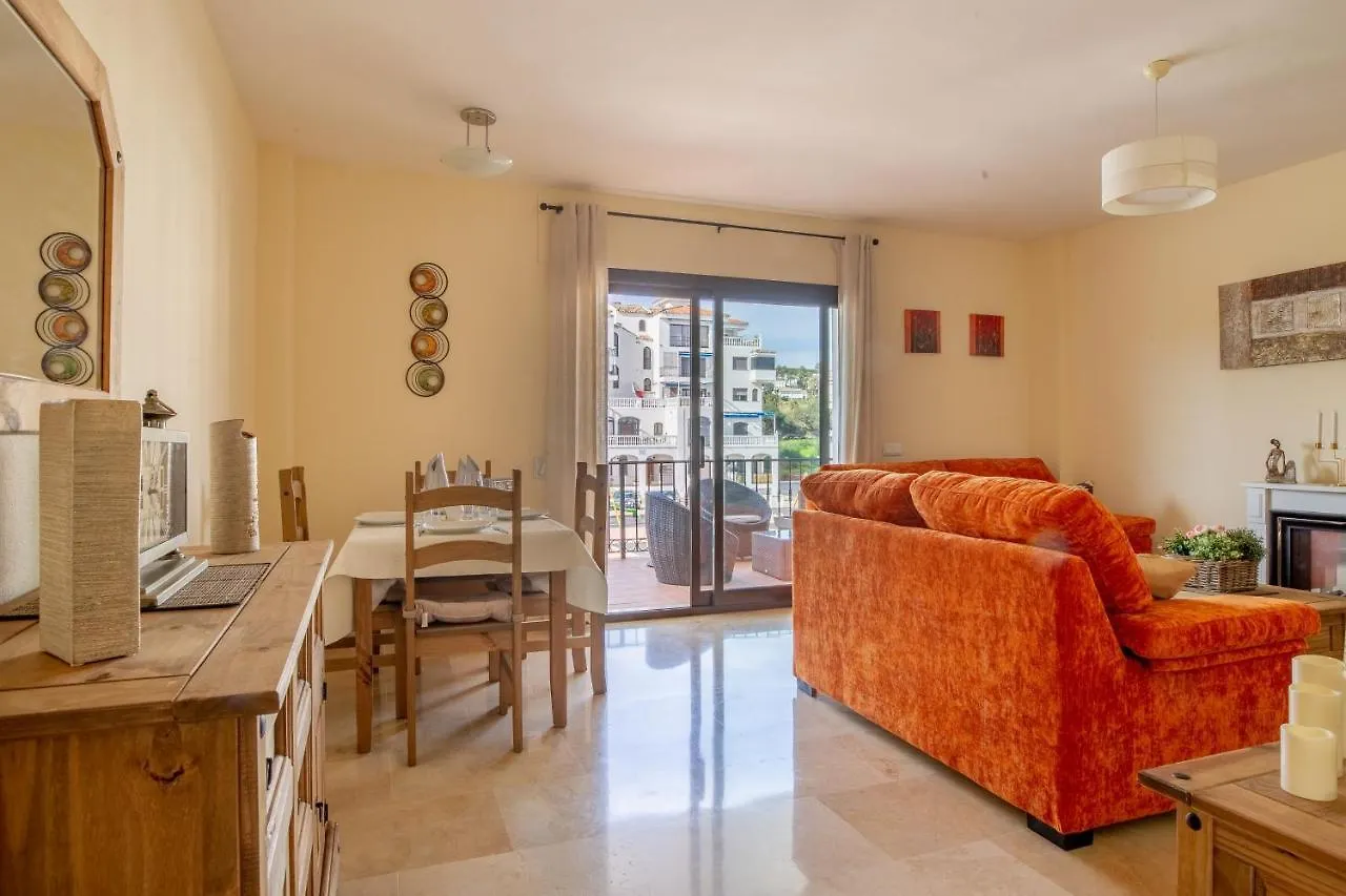 2261-Superb Apt On The Beach, On Duquesa Harbour Манилва
