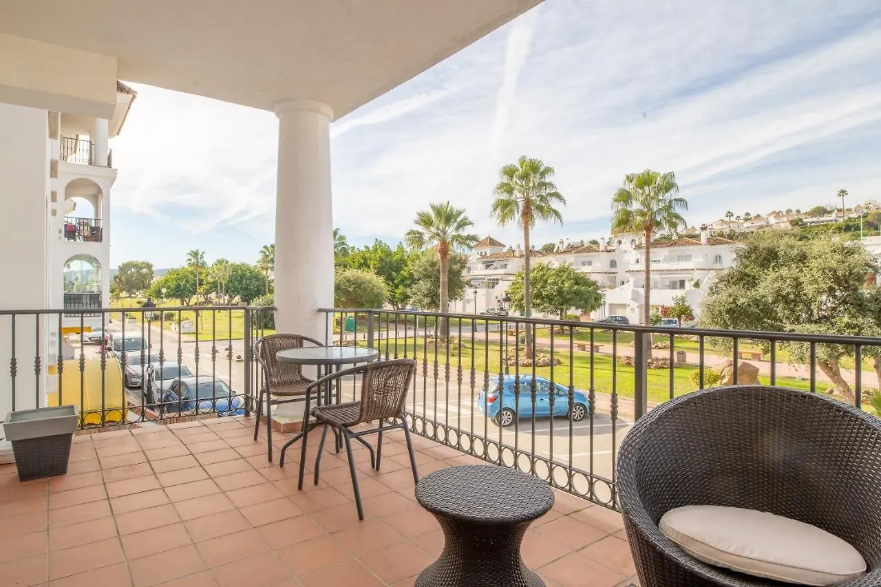 2261-Superb Apt On The Beach, On Duquesa Harbour Манилва Испания