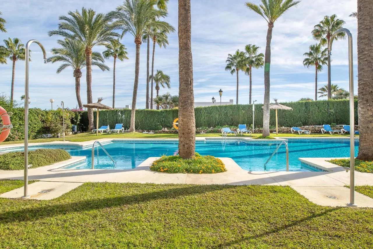 2261-Superb Apt On The Beach, On Duquesa Harbour Манилва 0*,  Испания